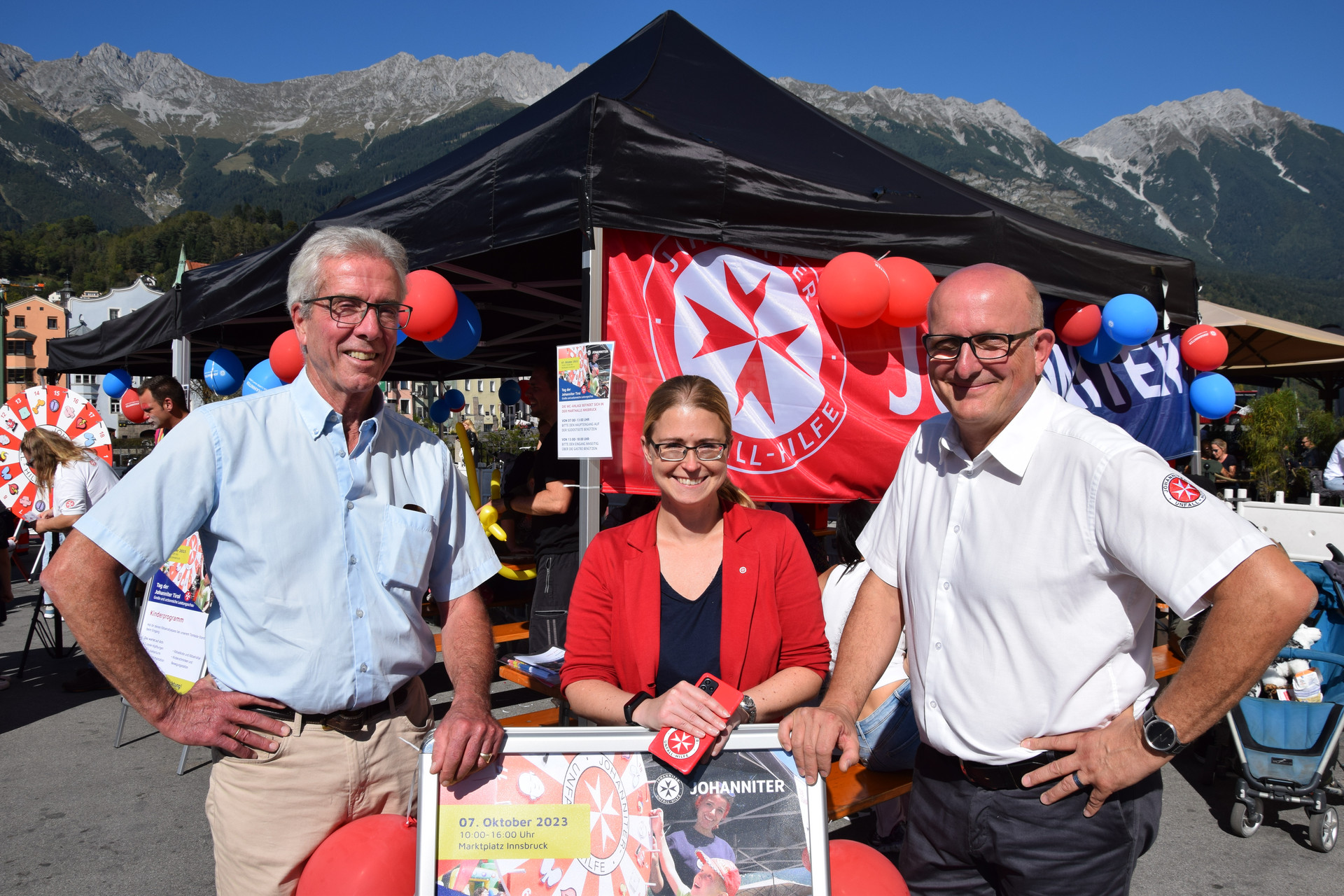 Der Präsident, die Bundesgeschäftsführerin und der Tiroler Geschäftsführer der Johanniter.