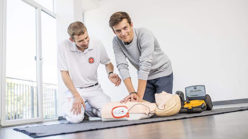 Johanniter: Erste Hilfe am Erwachsenen