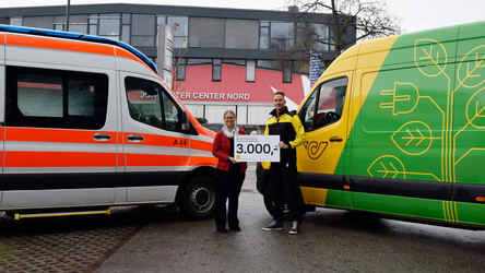 Spendenscheck-Übergabe durch die Post Wertlogistik