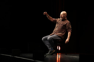 Roland Düringer auf der Bühne