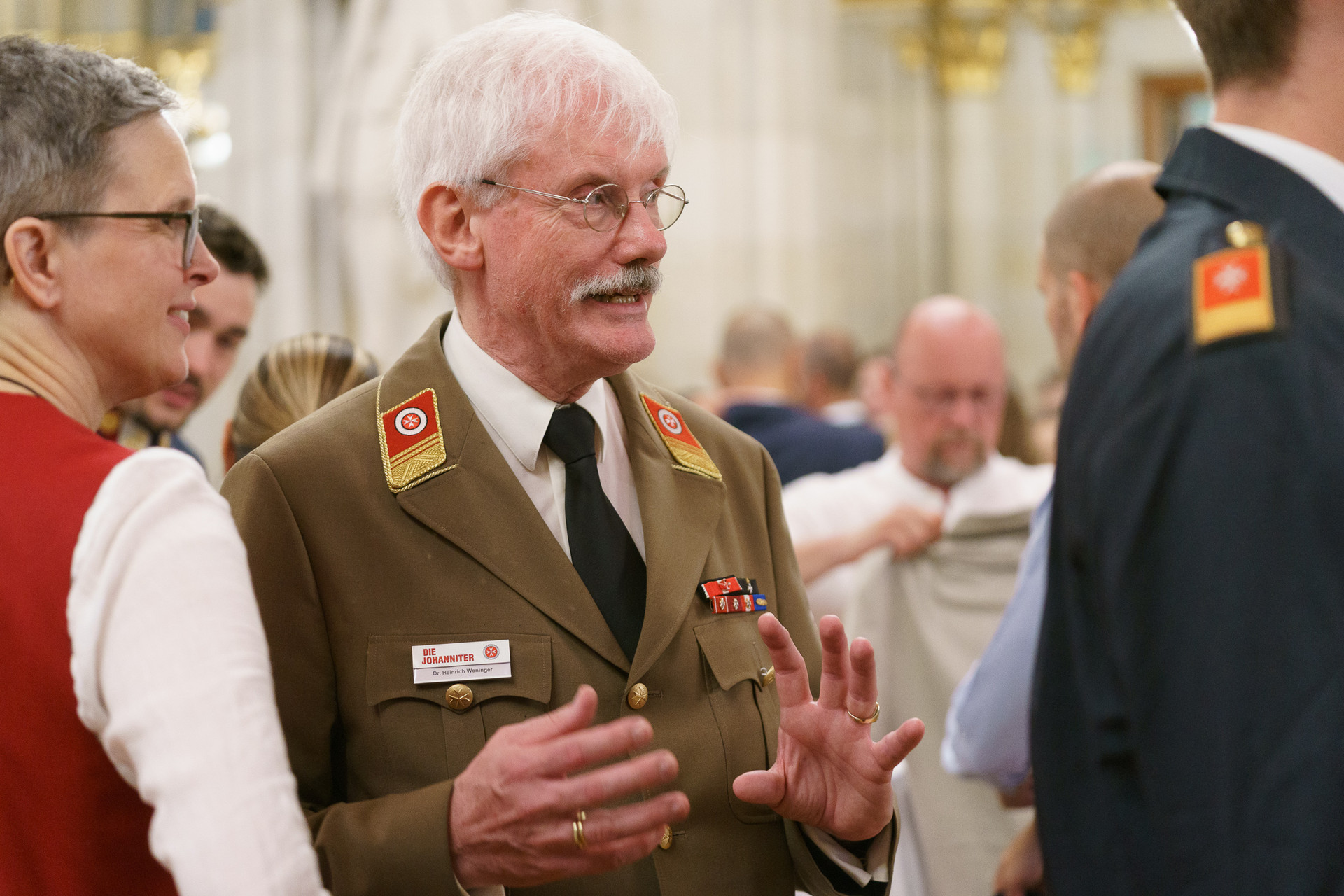 Eine Person unterhält sich