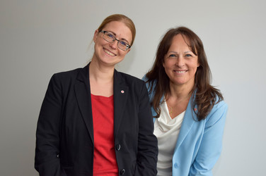 Die Geschäftsführerin der Johanniter Wien/NÖ und die Bundesgeschäftsführerin der Johanniter