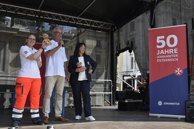 V.l.n.r.: Petra Grell-Kunzinger (Bundesgeschäftsführerin der Johanniter Österreich), Johannes Bucher (Präsident der Johanniter Österreich) und Karin Zeiler-Fidler (Geschäftsführerin der Johanniter Wien & NÖ).
