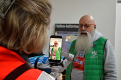 Helmut Ipser, ehrenamtlicher Mitarbeiter vom MOMO Kinderpalliativzentrum, ist seit Jahren eine wichtige Stütze für Paul und seine Familie.