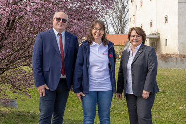 Community Nurse Heidelinde Zapletal-Janevski mit dem Projektleiter Christian Römer und der Bereichsbeauftragten der Johanniter NÖ Anneliese Gottwald