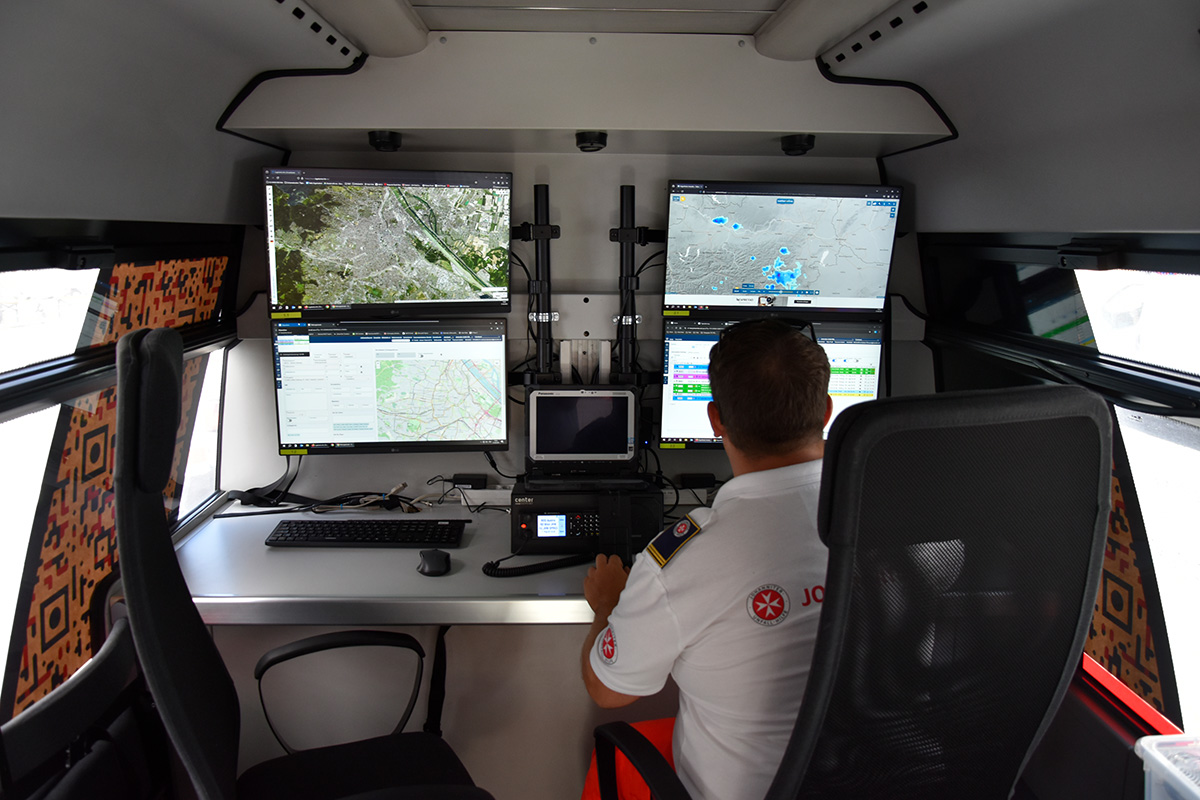 Mobile Einsatzzentrale von innen